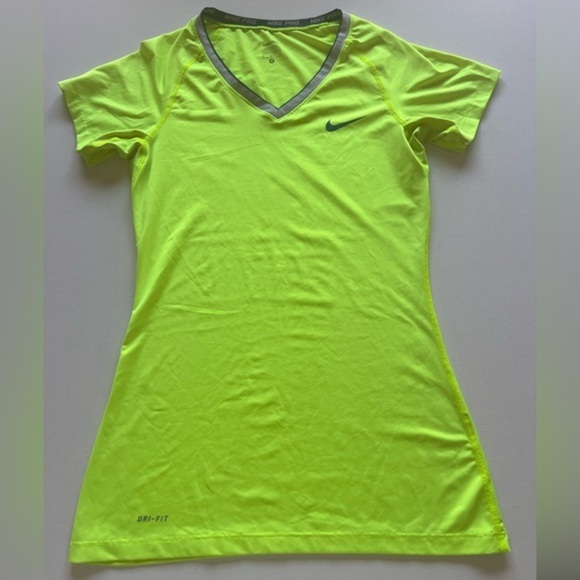 Nike Pro 458663 Women's Fitted V-neck II Tank Short Sleeve Top Training Lime (E3 - Picture 1 of 6